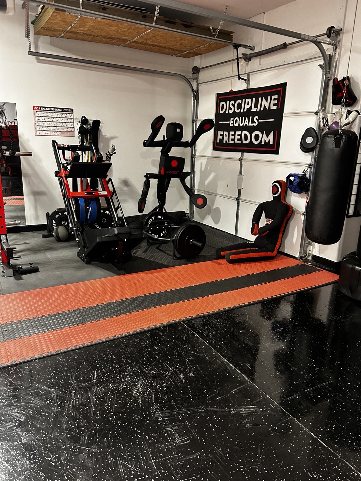 Heavy bag, striking dummy and grappling dummy